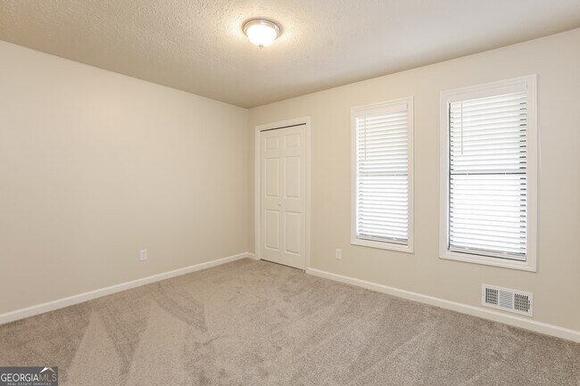 Building Photo - 4771 N Springs Rd NW