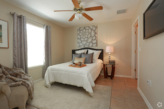 Interior Photo - Deer Palms Apartments