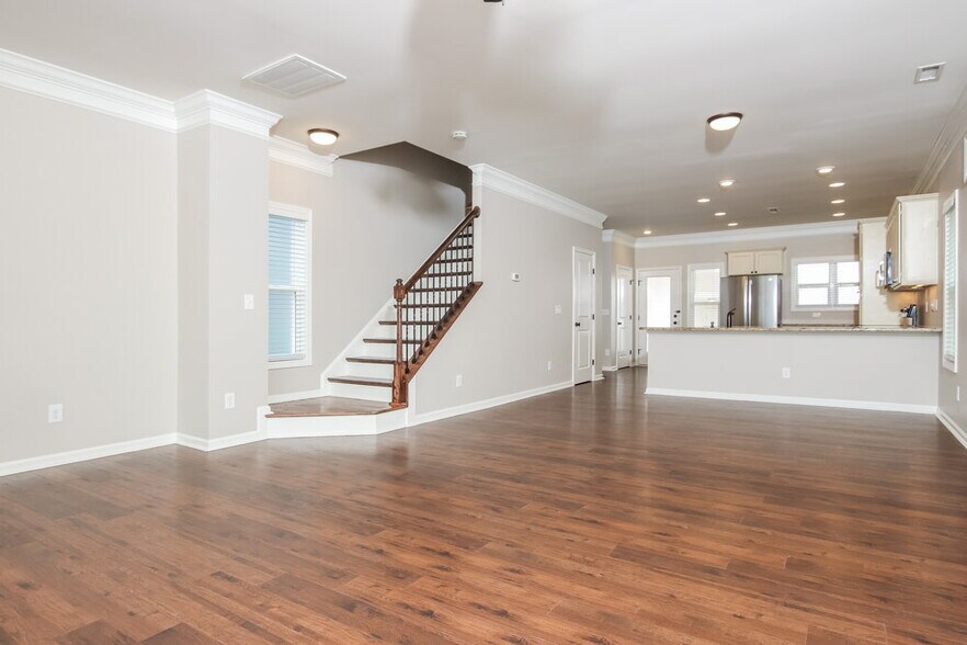 Building Photo - 1728 Main Divide Dr