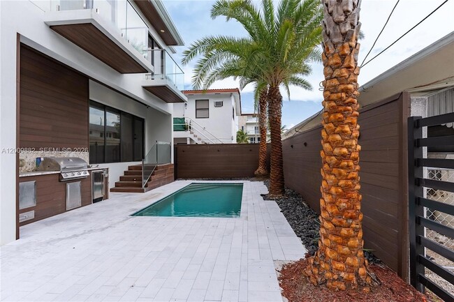 Building Photo - 5601 N Ocean Dr