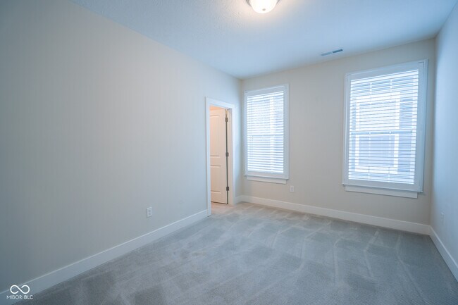 Building Photo - 537 Steinbeck Pl