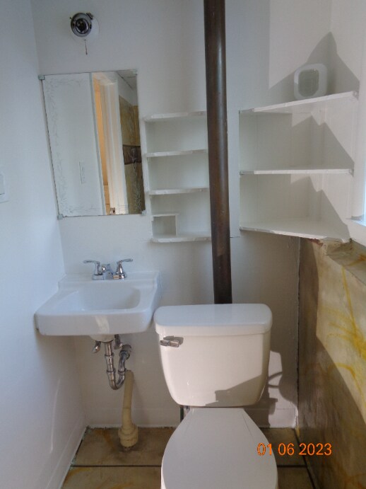 Building Photo - Nicely located close to Memorial Park and ...