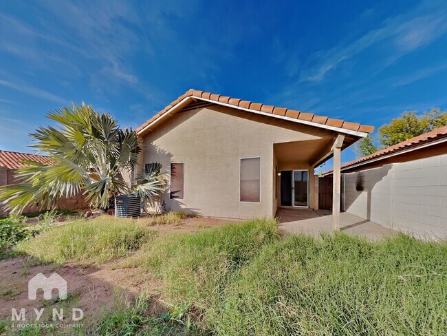 Building Photo - 8027 W Laurel Ln