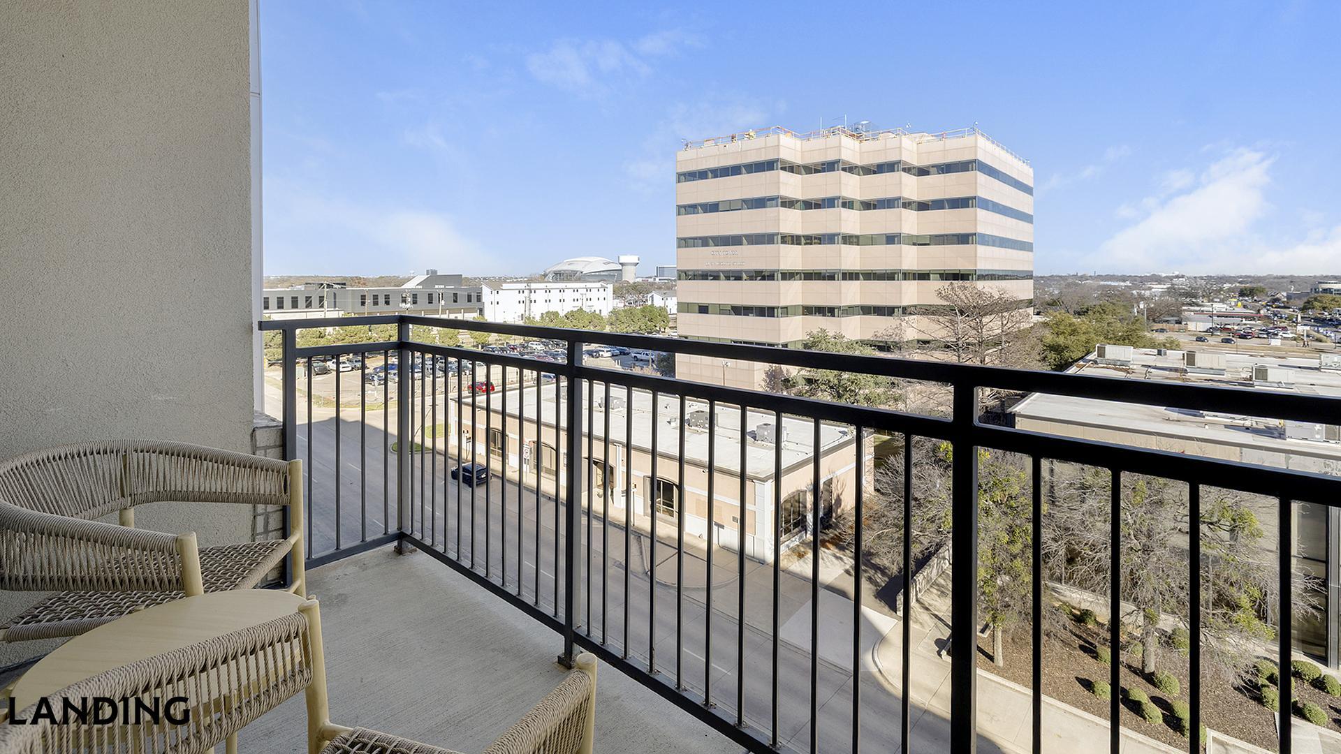 Building Photo - 101 S Center St