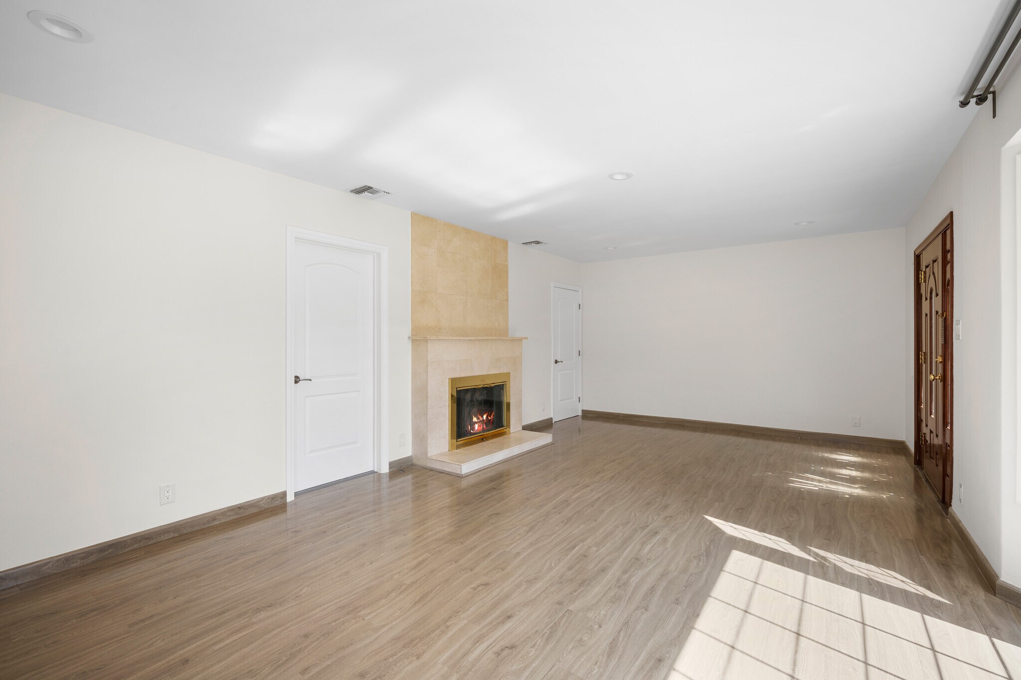 Building Photo - 905 Graynold Ave