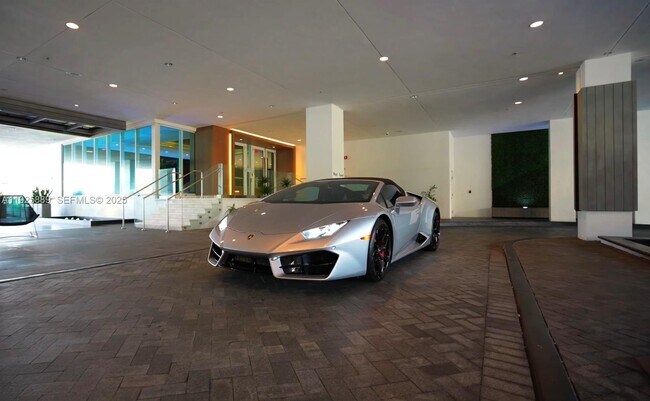 Building Photo - 400 Sunny Isles Blvd