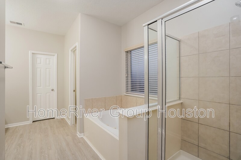 Building Photo - 9707 Barr Spring Dr