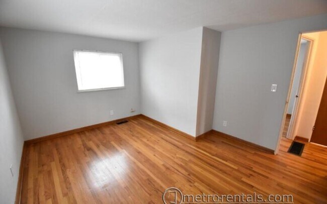Building Photo - 2686-2688 Hibbert Avenue