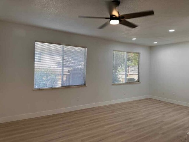 Building Photo - Remodeled 3 Bedroom Elk Grove House