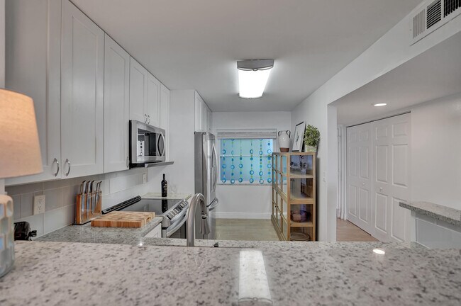 Building Photo - 3581 S Ocean Blvd