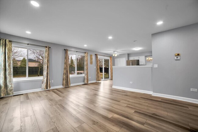 Building Photo - 1758 Red Bud Rd