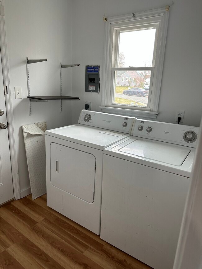Laundry Room - 48 Augustine Pl