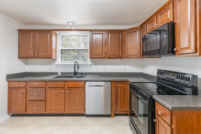 Building Photo - 5506 Bon Air Cir