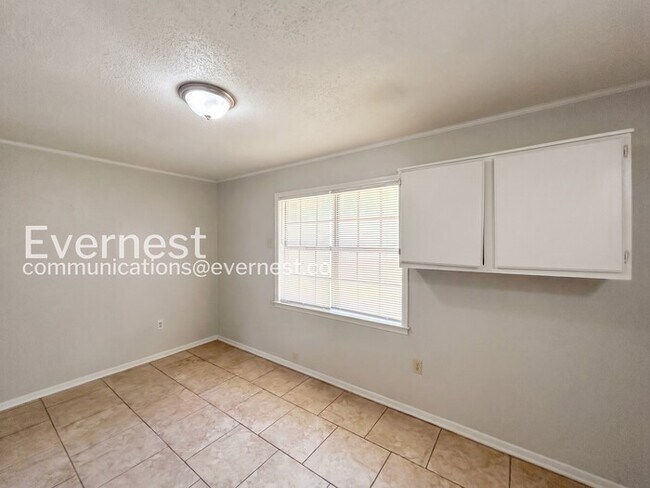 Building Photo - 3 Bed, 1 Bath Home with Fenced Yard and Carport / Pet-friendly / Coming Soon!