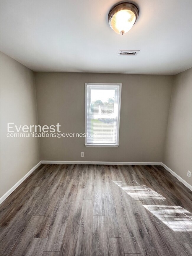 Building Photo - 901 Cimarron Ct