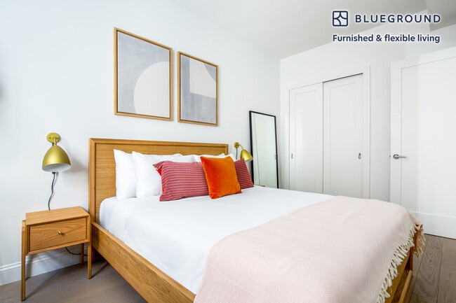 Building Photo - 915 West End Ave