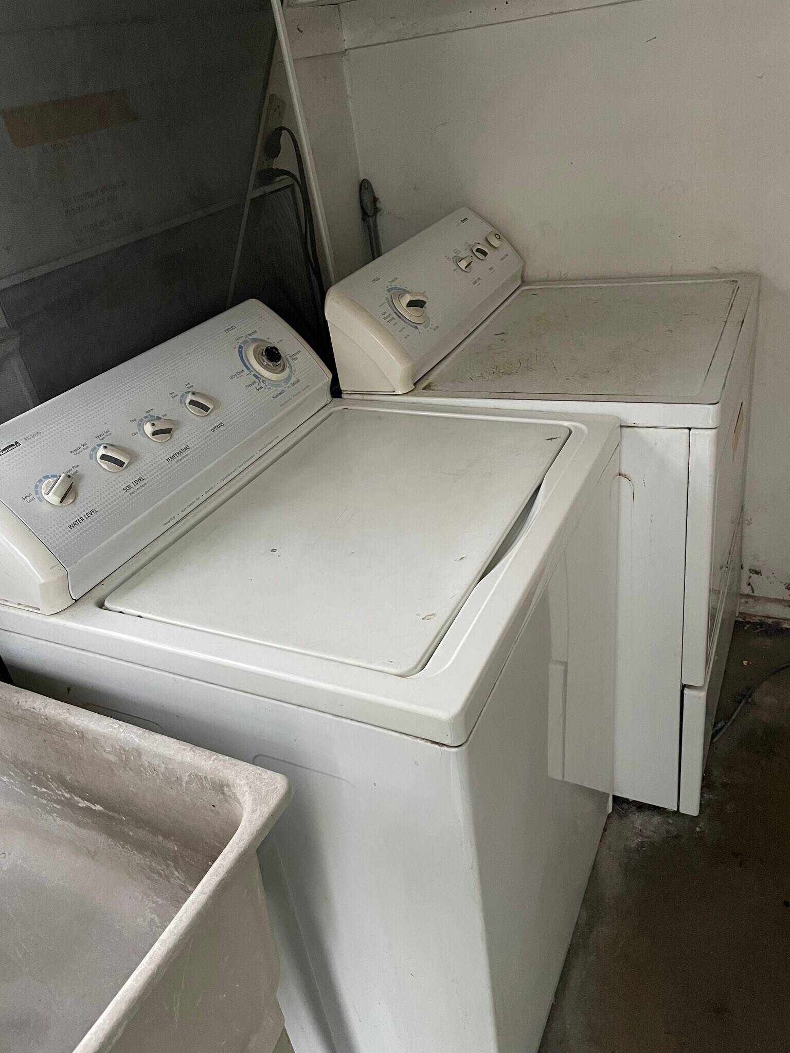 Building Photo - 334 W Alameda Ave