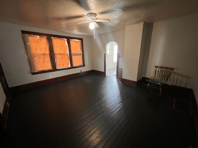 Primary Photo - 491 Allyn St