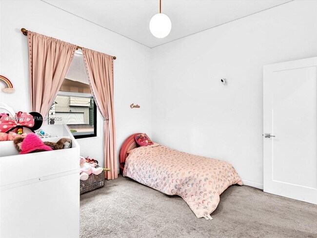 Building Photo - 4936 Whispering Way