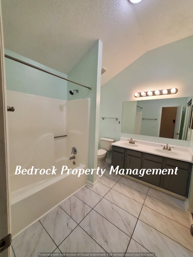 Building Photo - 110 Fernwood Cir