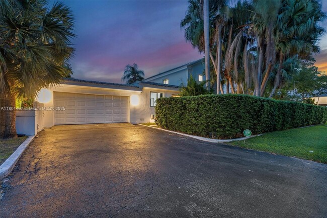 Building Photo - 9200 N Bayshore Dr