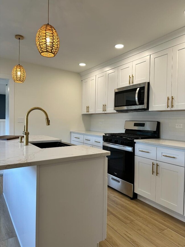 Building Photo - 112 Wilson Ave