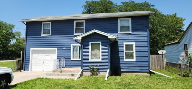 Primary Photo - 304 Wilshire Dr