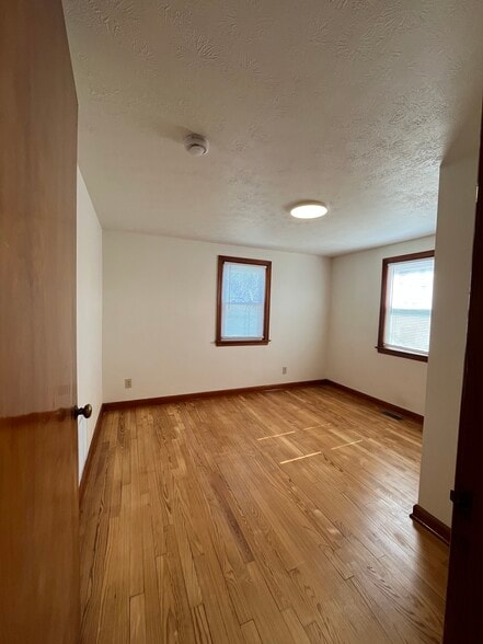 Bedroom 2 - 939 Washington Ave