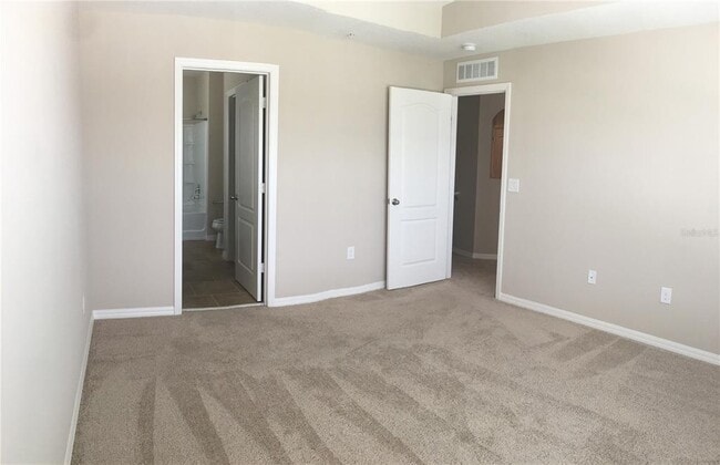 Building Photo - 2116 Betsy Ross Ln