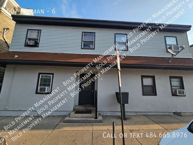 Building Photo - 507 Lehman-6