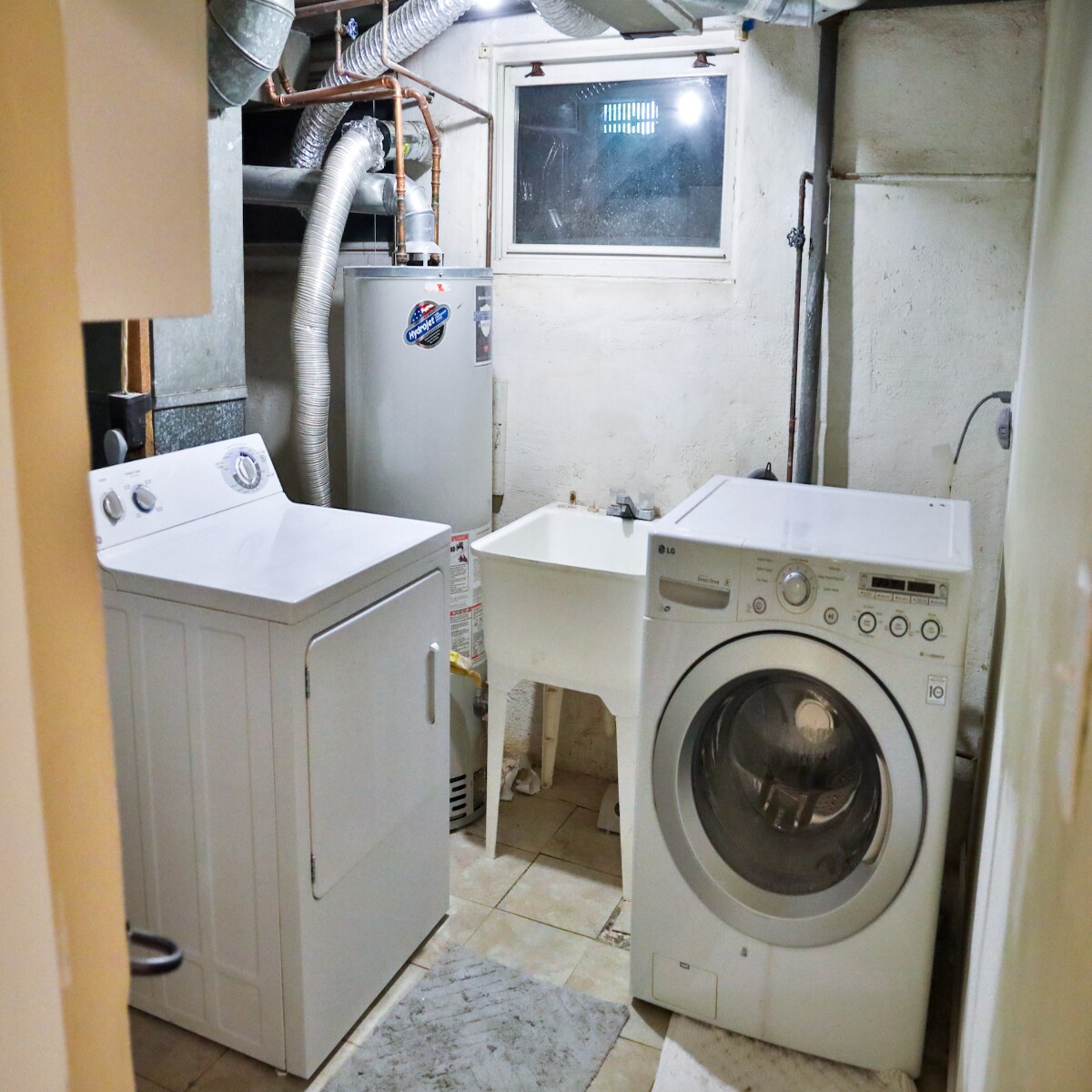 Building Photo - 6131 1st Pl NE