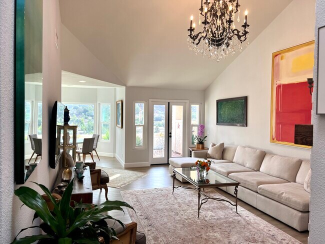 Building Photo - 15922 Avenida Villaha