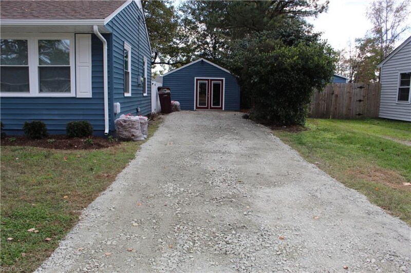 Building Photo - 2433 Lofurno Rd