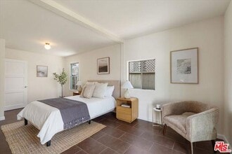 Building Photo - 3004 Thatcher Ave