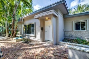 Building Photo - 616 SW 11th Ct