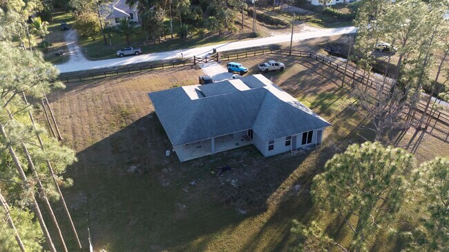 Building Photo - 17225 78th Rd N