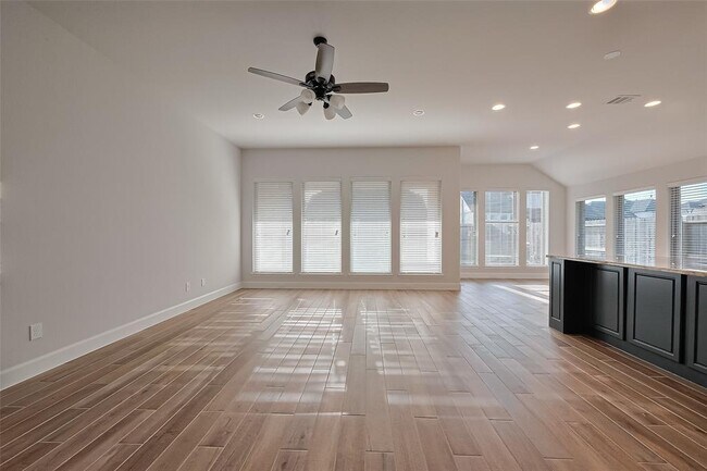 Building Photo - 29808 Breezy Pnes Lp