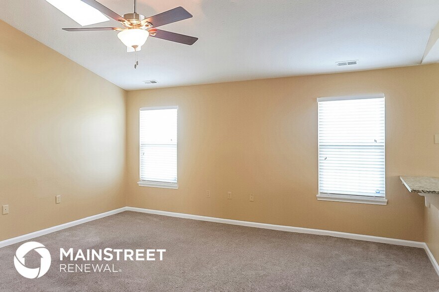 Building Photo - 2245 Valley Creek E Ln