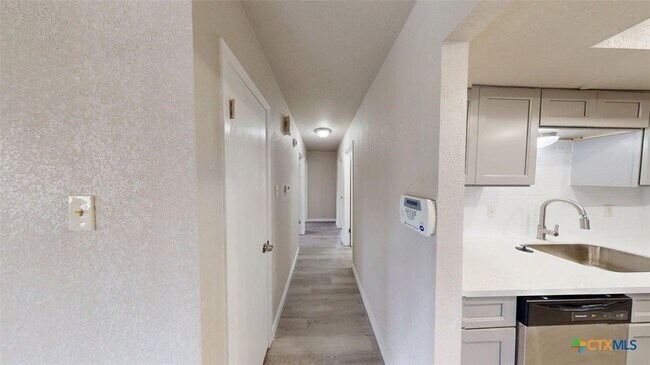 Building Photo - 2018 Shoemaker Dr