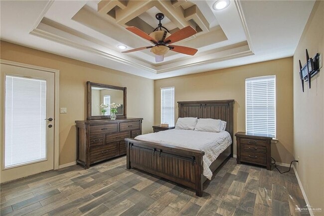 Building Photo - 30 S 48th Ln