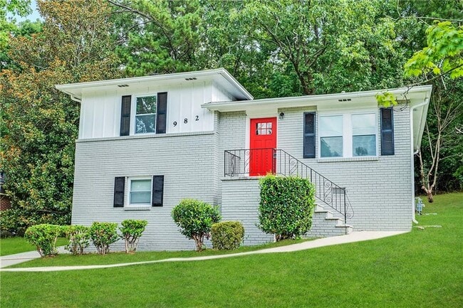 Building Photo - 982 Hutchens Rd SE