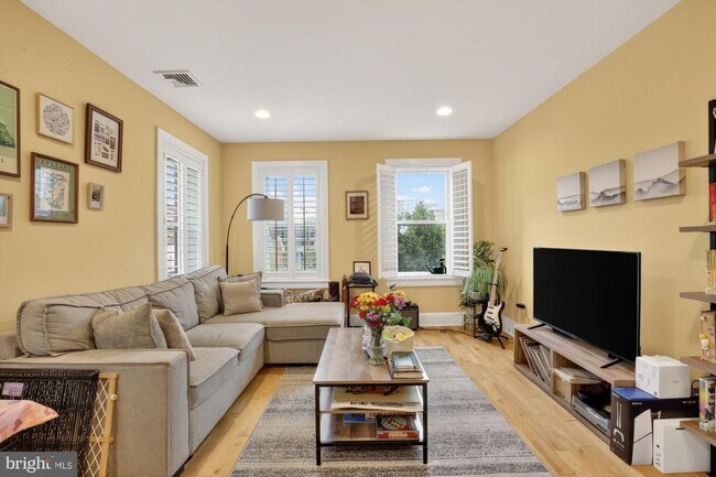 Building Photo - 1712 Green St