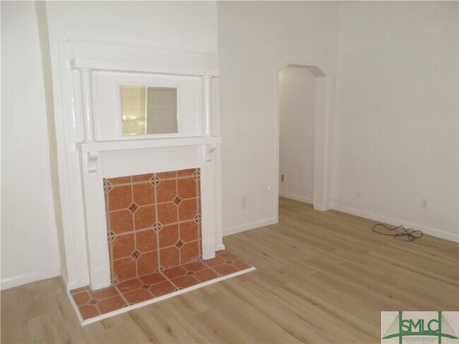 Building Photo - 632 W 42nd St