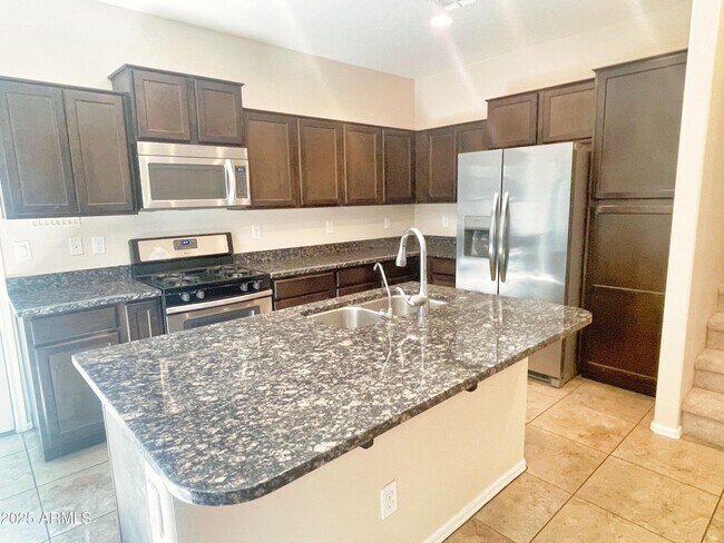 Building Photo - 3507 S Falcon Dr