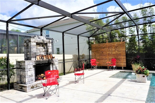 Building Photo - Orchard Hills 6 bed / 3.5 Bath - Partially Furniushed