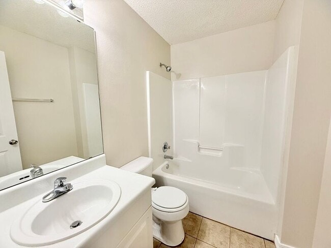 Building Photo - 437 Hilburn Ln