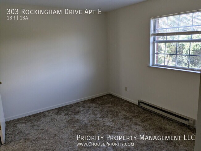 Building Photo - 303 Rockingham Dr
