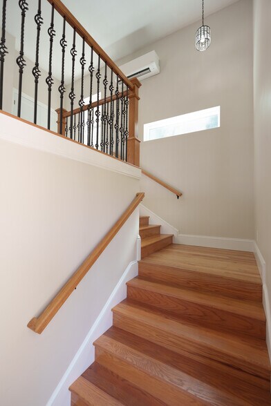 Building Photo - 60 Madison Dr