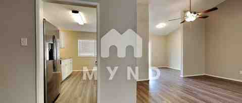 Building Photo - 2822 Canary Ln