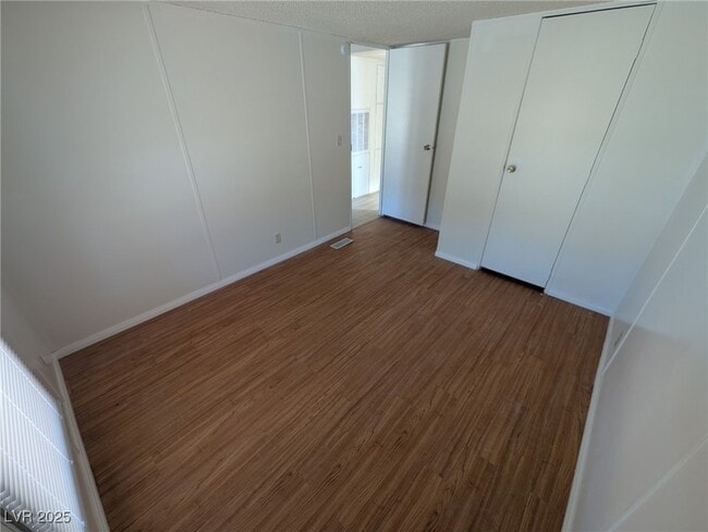 Building Photo - 2571 Silver Sage Dr